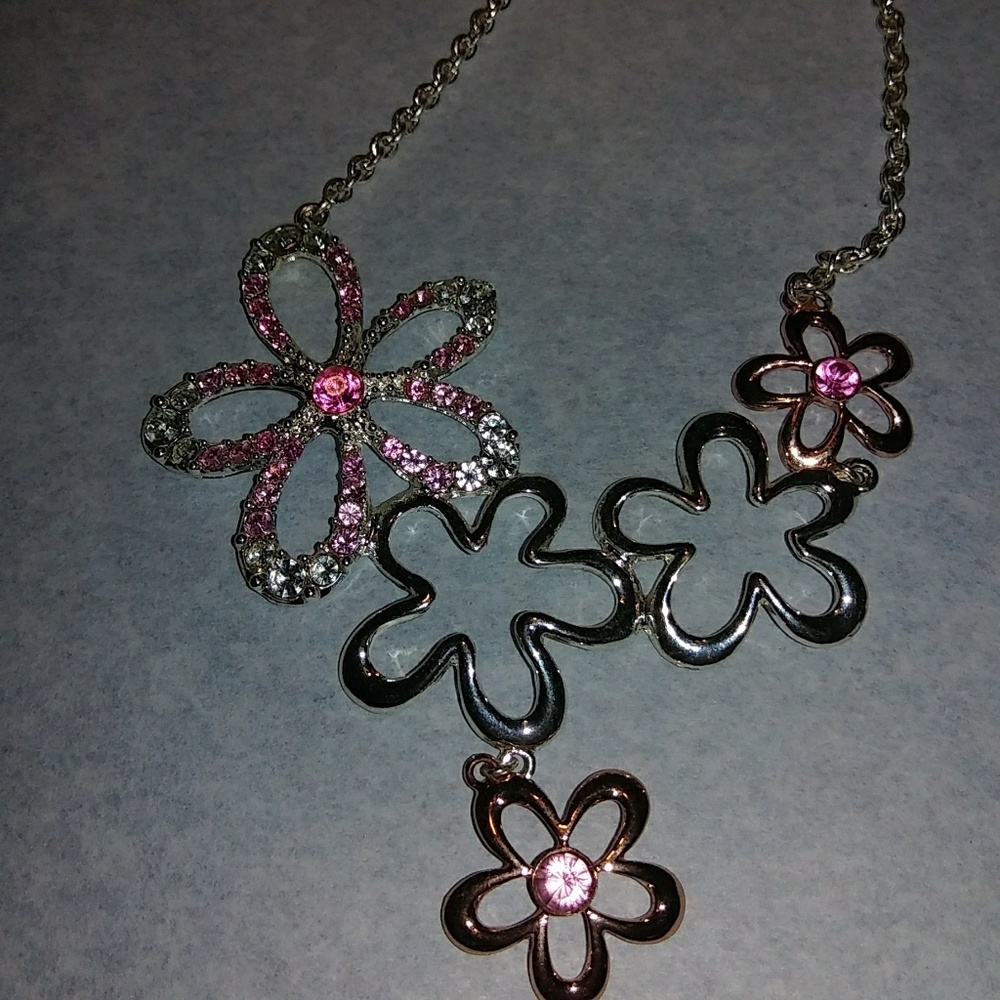 Statement necklace